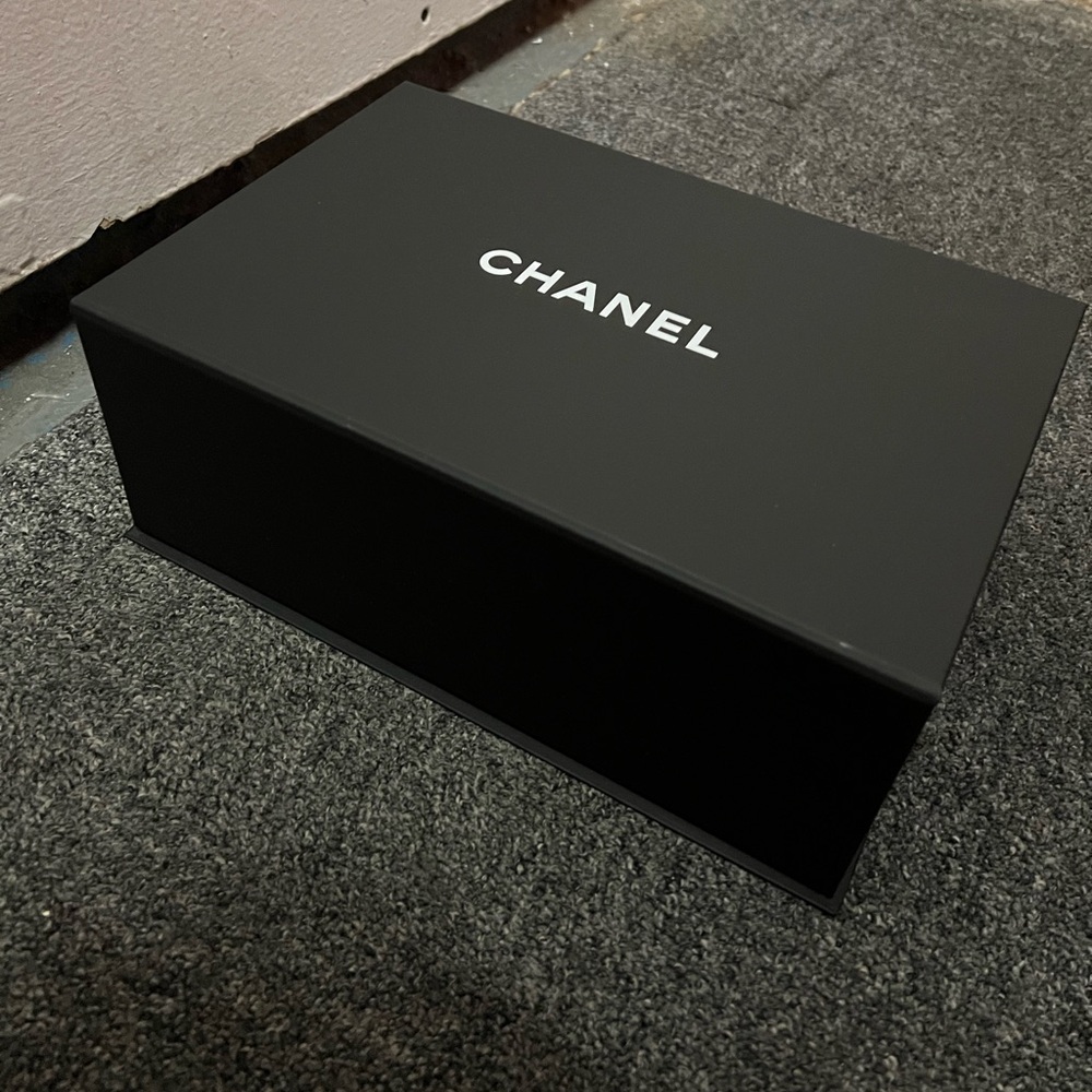 CHANEL  empty box. With shopping bag